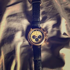 Bought new watches and wanting to sell this one.